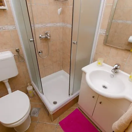 Suzana Guest house *