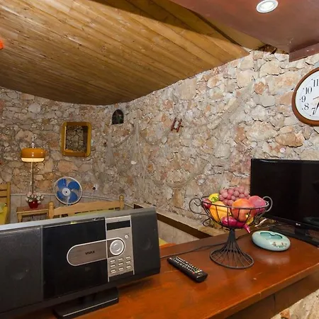 Suzana Guest house *