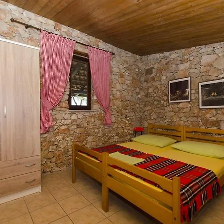 Suzana Guest house Razanj